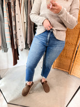 Load image into Gallery viewer, Taya Frayed Hem Cropped Denim