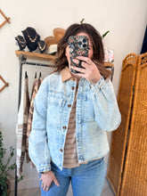 Load image into Gallery viewer, Acid Washed Denim Shacket
