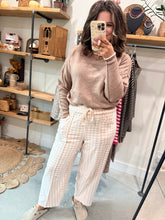 Load image into Gallery viewer, Contrast Trim Sweater