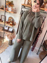 Load image into Gallery viewer, Raised Ribbed Mock Neck Set