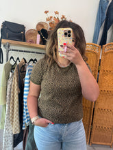 Load image into Gallery viewer, Leopard Cropped Tee