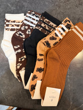Load image into Gallery viewer, Leopard Crew Socks