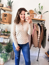 Load image into Gallery viewer, Taupe Ditsy Floral Henley