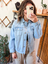Load image into Gallery viewer, 90s Oversized Denim Jacket