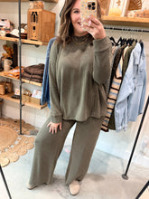 Load image into Gallery viewer, Raised Ribbed Mock Neck Set