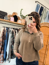 Load image into Gallery viewer, Hedi Collared Snap Henley