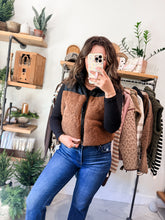 Load image into Gallery viewer, Leather &amp; Sherpa Vest