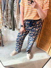 Load image into Gallery viewer, Vintage Floral Denim Pants