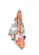 Load image into Gallery viewer, Manhattan: Reversible Hand Towel