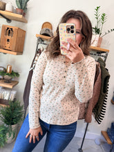 Load image into Gallery viewer, Taupe Ditsy Floral Henley