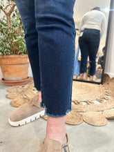 Load image into Gallery viewer, Mid Rise Cropped Denim