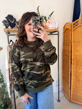 Load image into Gallery viewer, Camo Pullover