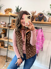 Load image into Gallery viewer, Floral Quilted Vest