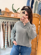 Load image into Gallery viewer, Cece Stripe Pullover