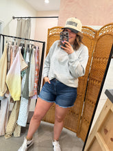 Load image into Gallery viewer, Buttter Crewneck