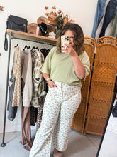 Load image into Gallery viewer, Ditsy Floral Jeans