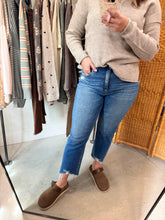 Load image into Gallery viewer, Taya Frayed Hem Cropped Denim