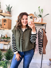 Load image into Gallery viewer, Sherpa Vest