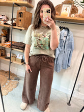 Load image into Gallery viewer, Mallard Vintage Graphic Tee
