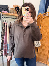 Load image into Gallery viewer, Brushed Ribbed Button Top