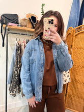 Load image into Gallery viewer, Washed Chambray Top