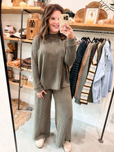 Load image into Gallery viewer, Raised Ribbed Mock Neck Set